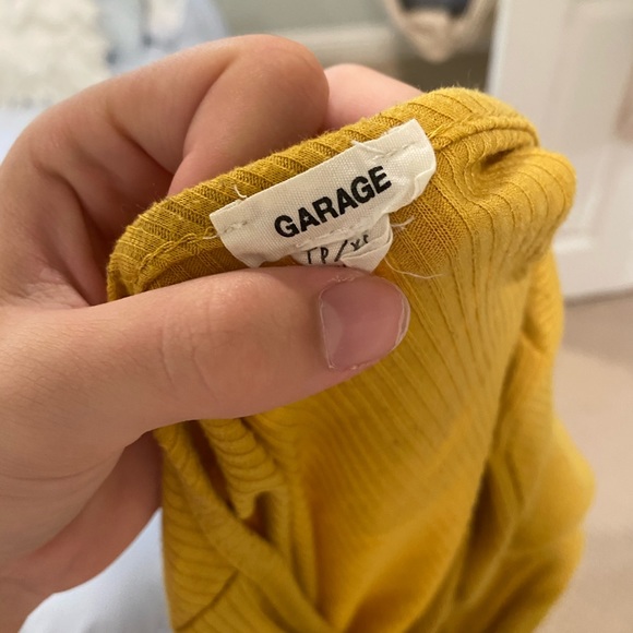 GARAGE WRAP CROP TOP - Picture 4 of 4